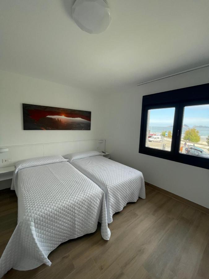 Hostal Montevideo Beachfront Nigrán エクステリア 写真