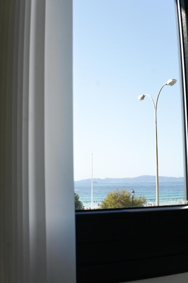 Hostal Montevideo Beachfront Nigrán エクステリア 写真