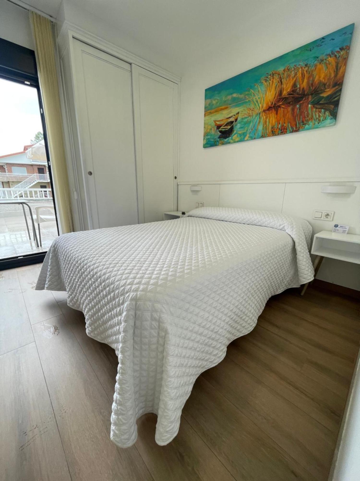 Hostal Montevideo Beachfront Nigrán エクステリア 写真